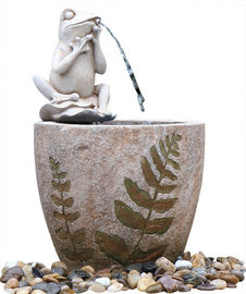 Chine L'eau nue moyenne de jardin de fontaine/résine d'eau de résine de grenouille comporte la mini fontaine d'eau décorative de fontaine d'eau fournisseur
