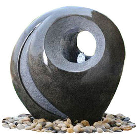 Chine Fontaine d'eau de boule de fonte de main, fontaine de sphère de l'eau pour la cour fournisseur