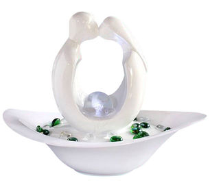 Chine 14&quot; fontaines extérieures modernes blanches de fontaines d'eau de dessus de Tableau d'amoureux fournisseur